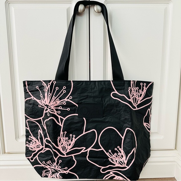 Aloha Collection x T&C Surf limited edition Day Tripper in Sakura Print NWT tote - Picture 4 of 9
